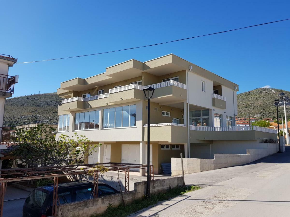 Apartmani Marella Donji Seget Εξωτερικό φωτογραφία