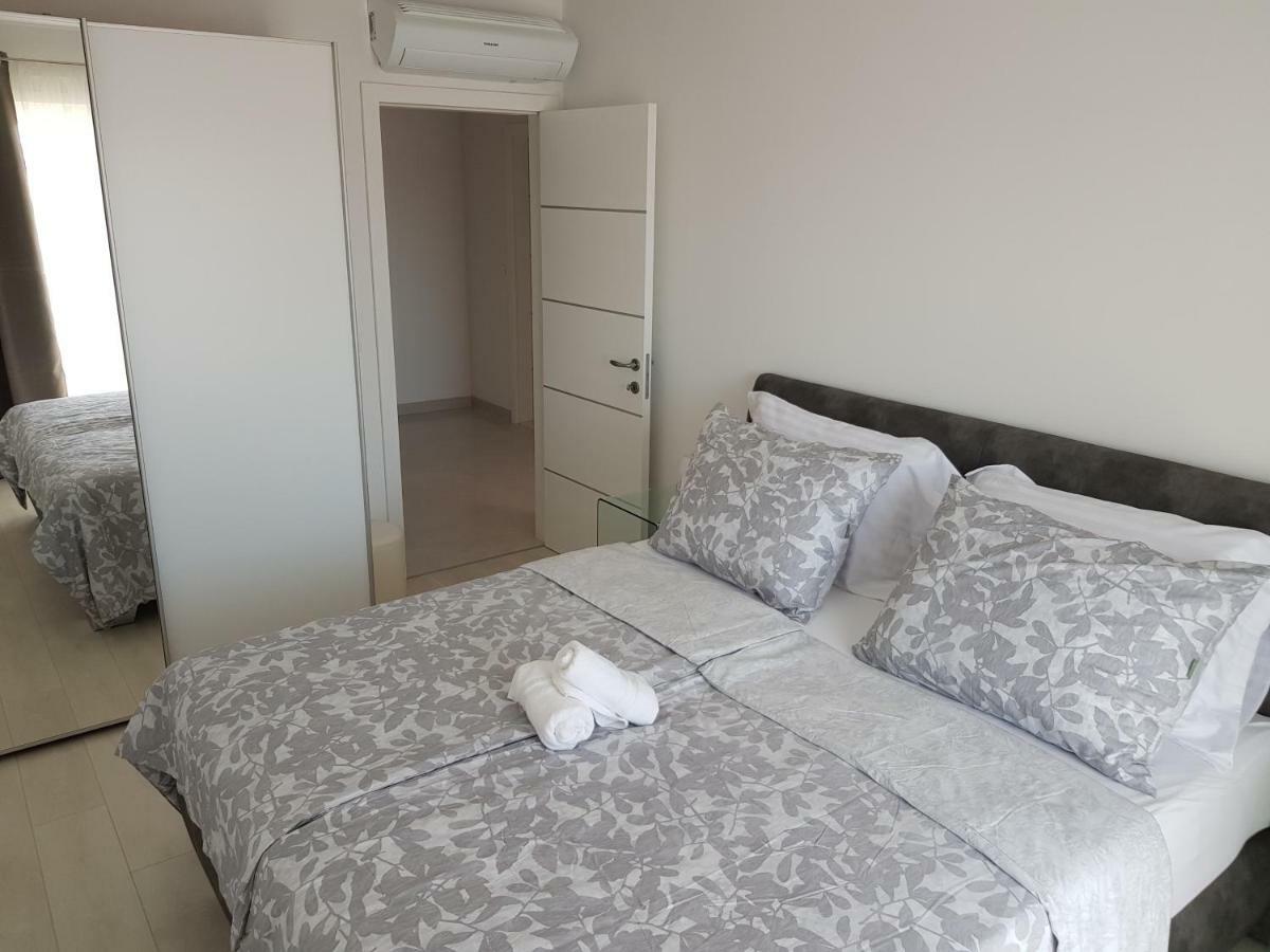 Apartmani Marella Donji Seget Εξωτερικό φωτογραφία