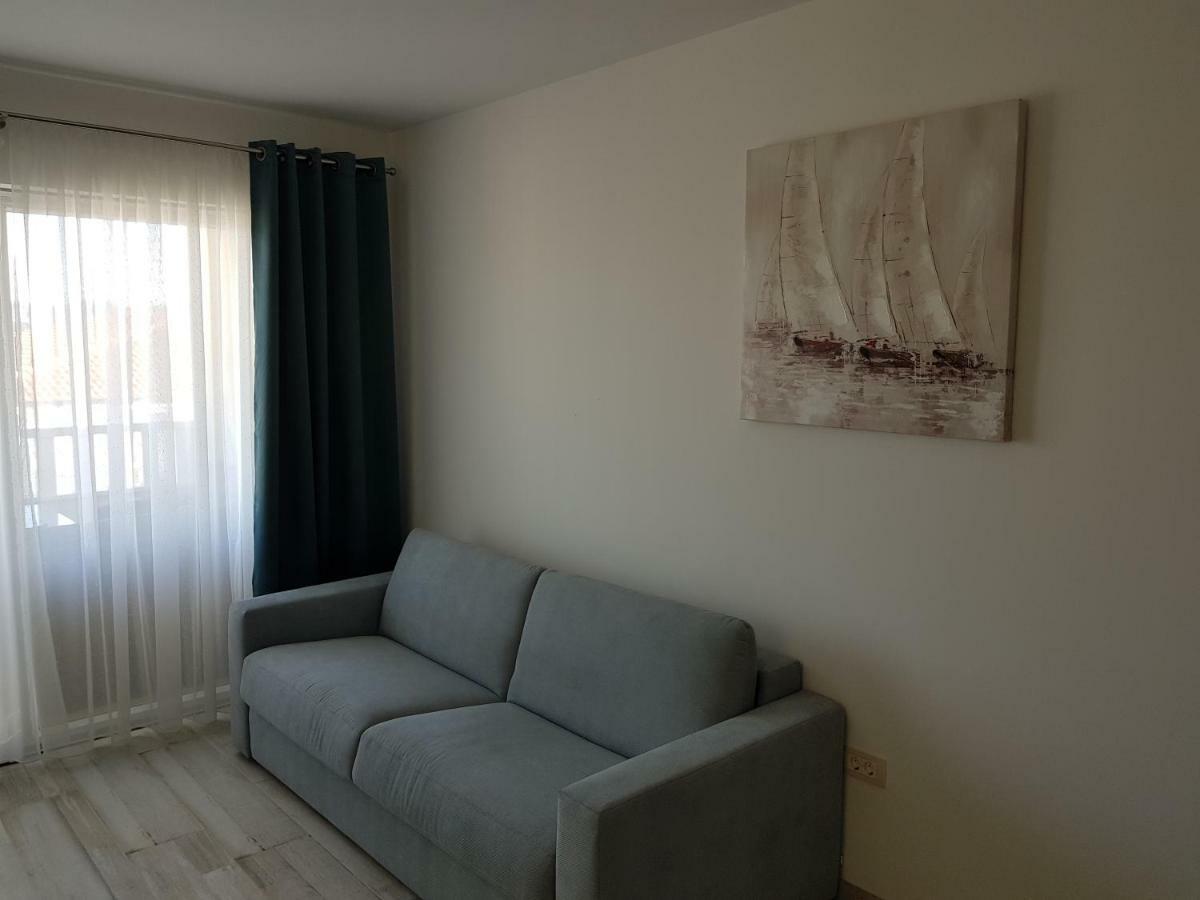 Apartmani Marella Donji Seget Εξωτερικό φωτογραφία