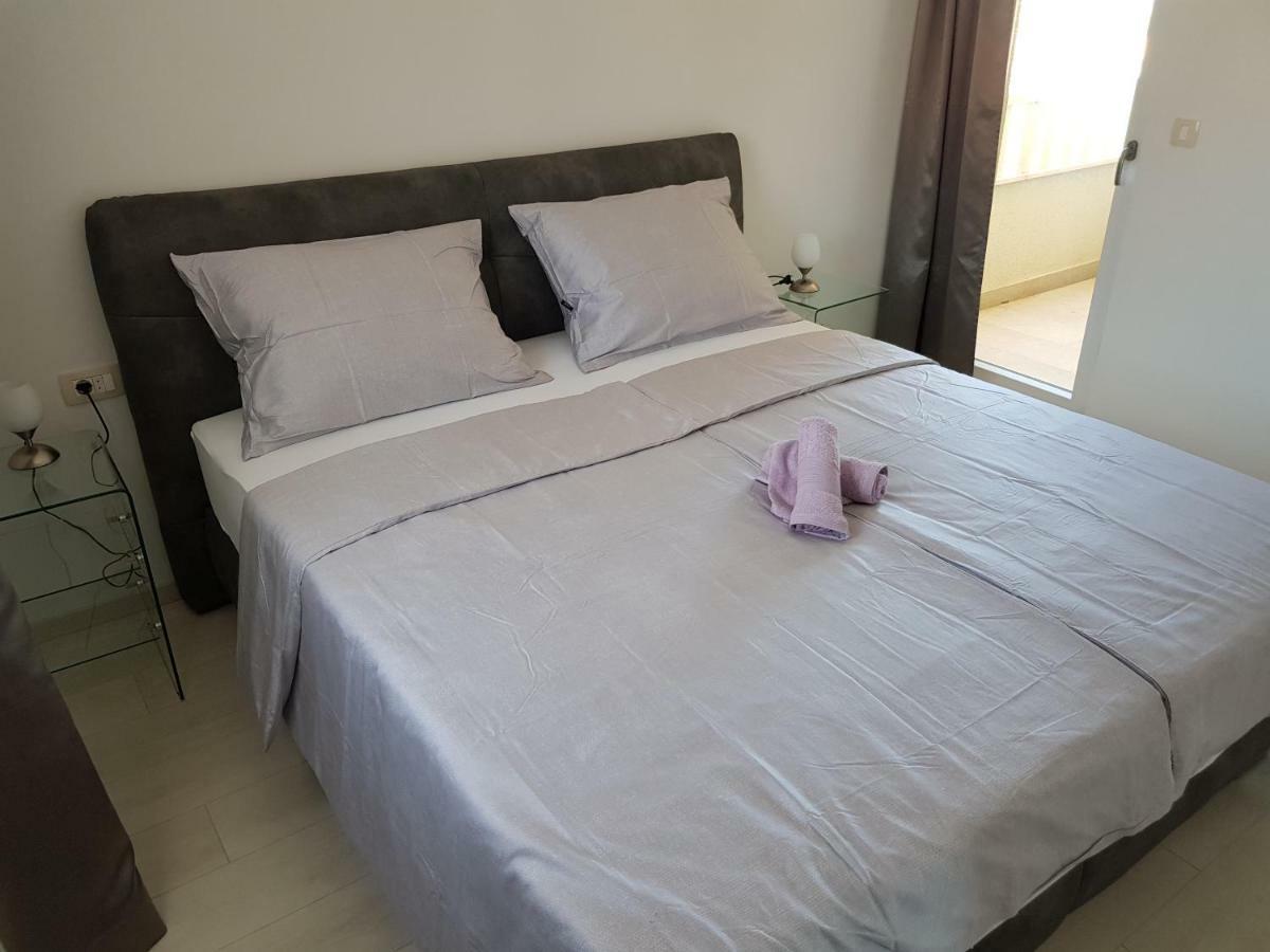 Apartmani Marella Donji Seget Εξωτερικό φωτογραφία