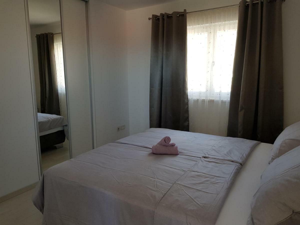 Apartmani Marella Donji Seget Εξωτερικό φωτογραφία