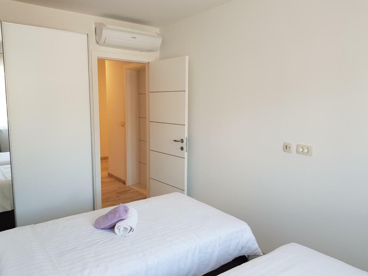 Apartmani Marella Donji Seget Εξωτερικό φωτογραφία