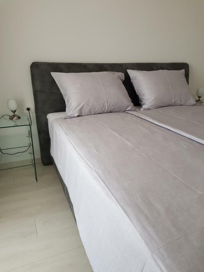 Apartmani Marella Donji Seget Εξωτερικό φωτογραφία